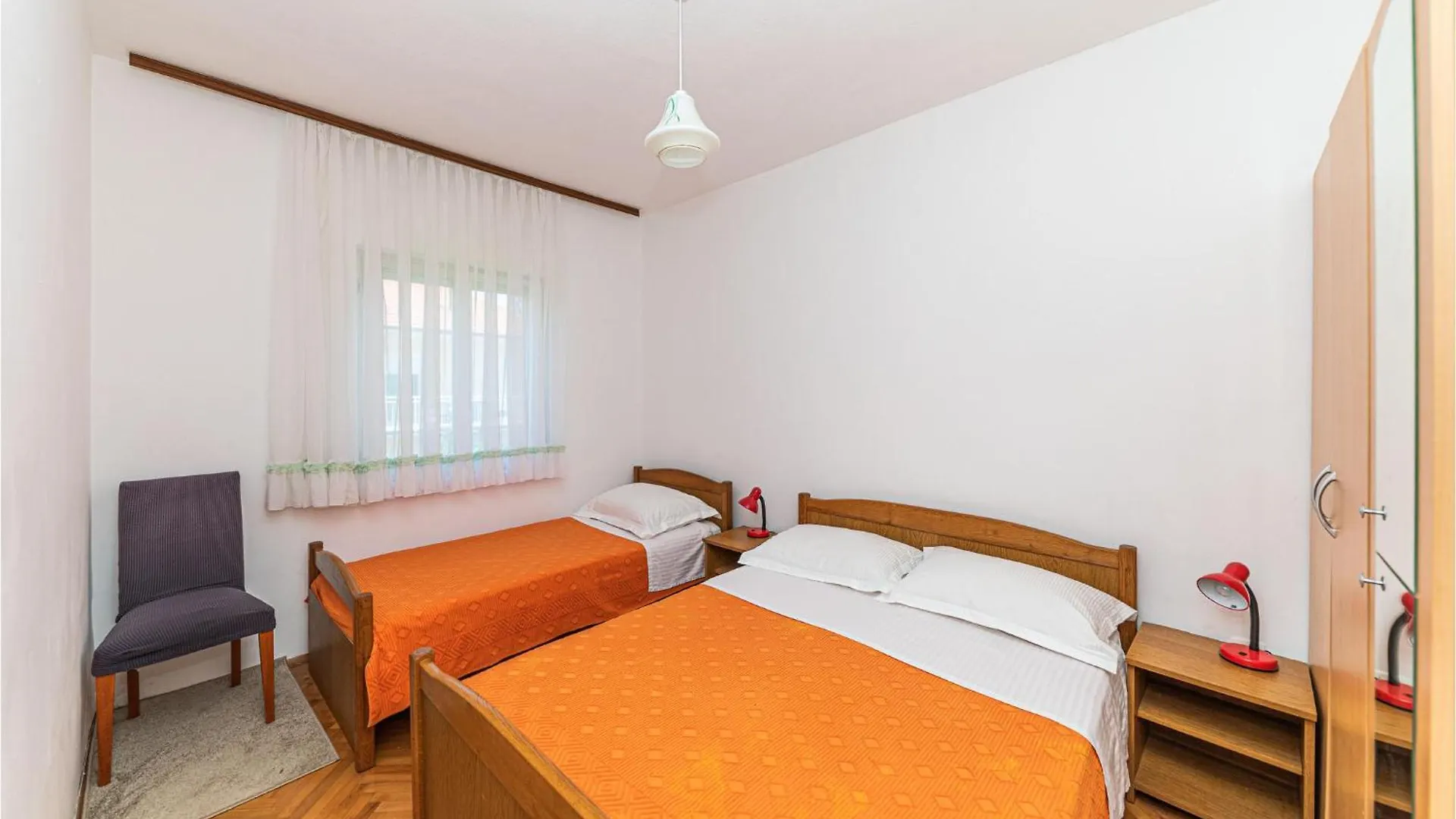 Beautiful Apartment In Trogir With Kitchen 0*,  Horvátország