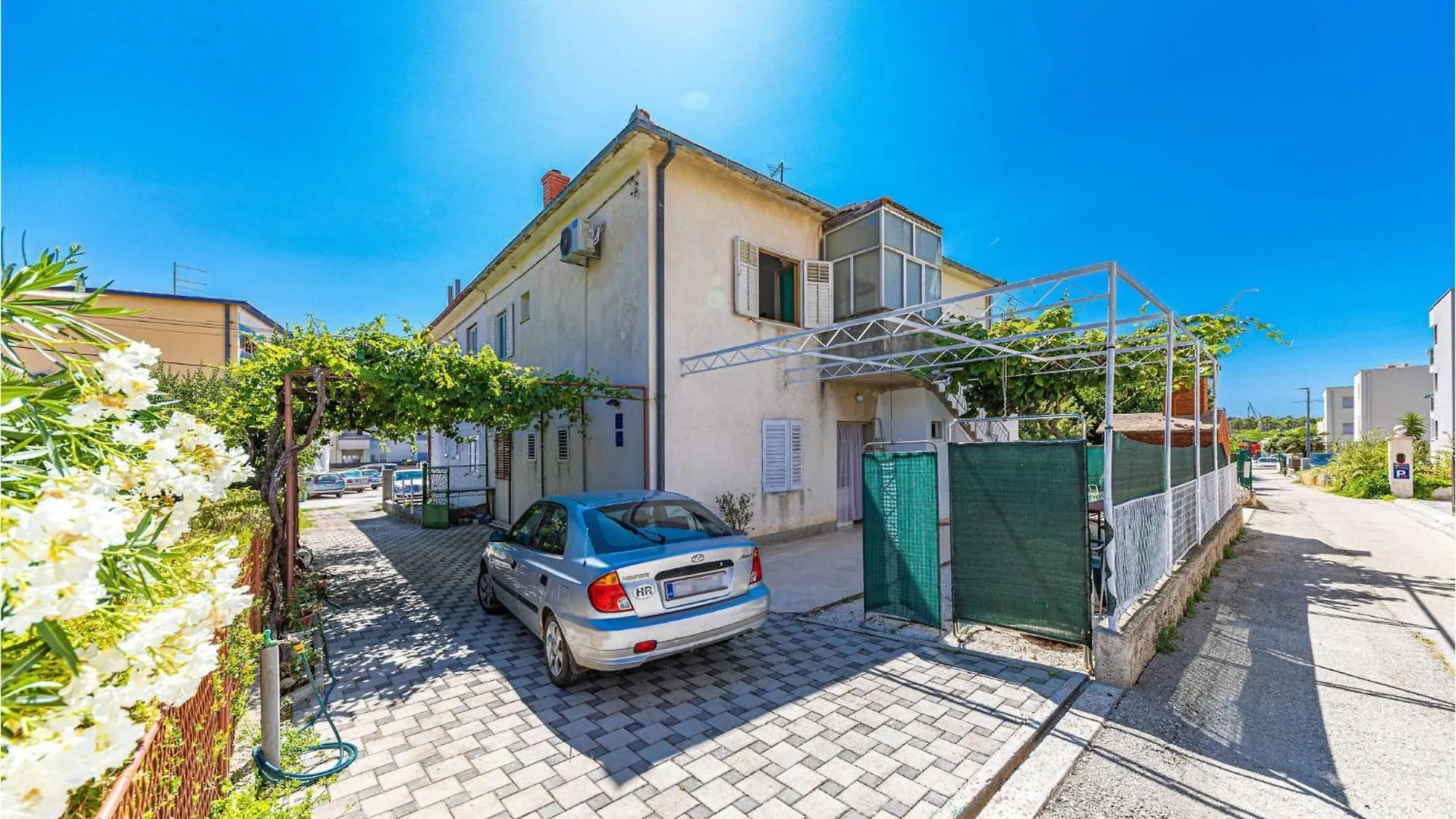 Beautiful Apartment In Trogir With Kitchen elérhetőségei
